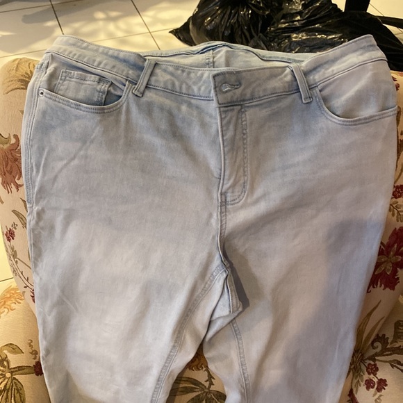 Plus size - size 20 old navy Rockstar Super skinny high-rise Jean - Picture 2 of 6